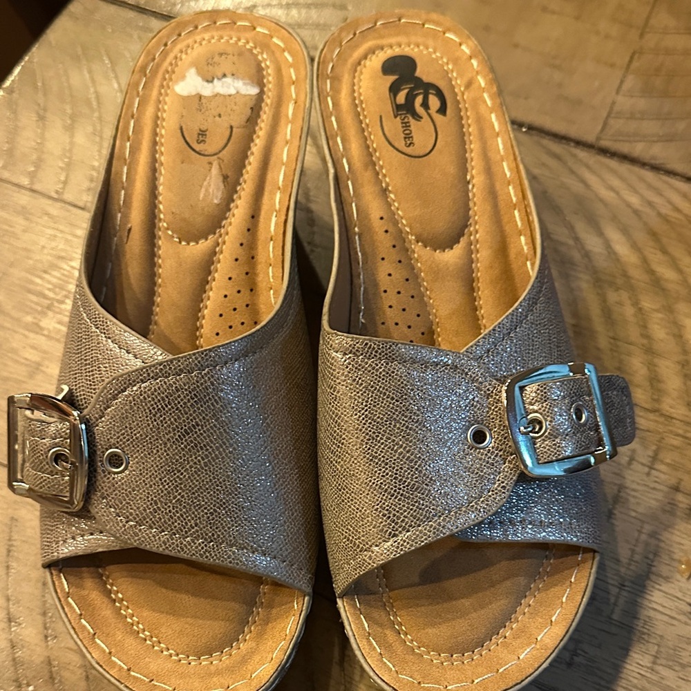 Stylish Women's Sandals with Buckle